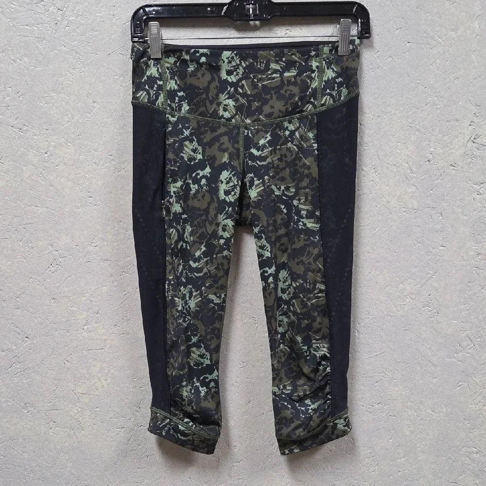 lululemon athletica Stop At Nothing Green Camo Crop Leggings sz 4